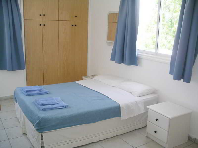 Renos Apartments Polis Exteriör bild