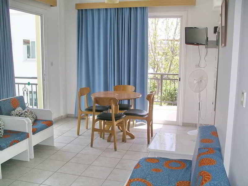 Renos Apartments Polis Exteriör bild